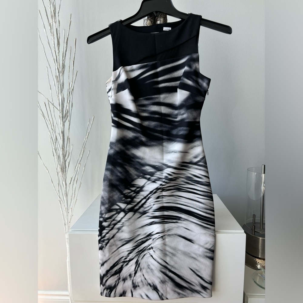 NWOT💥Elegant Black and White Patterned Dress, size 2,